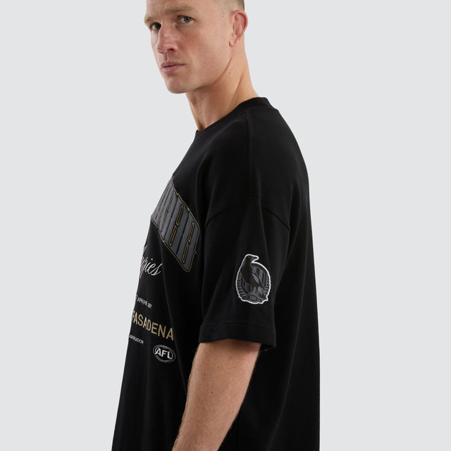 Model Wears Collingwood Magpies Game-On Loopback Tee Jet Black T-Shirts in Black - Image 6