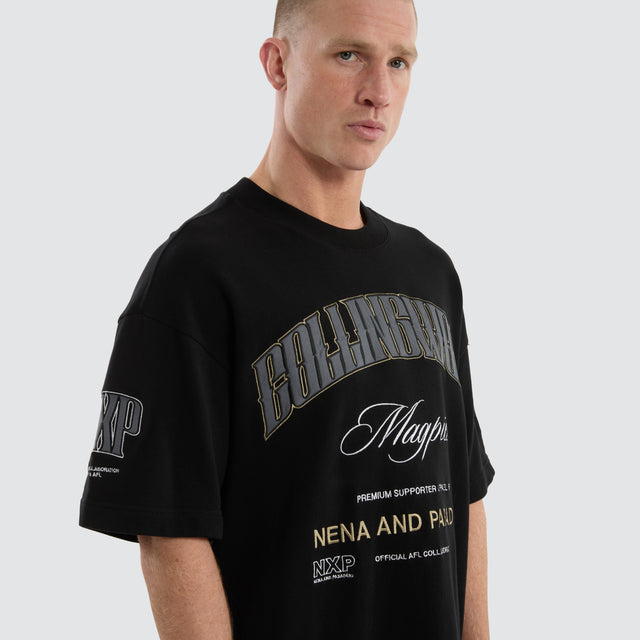 Model Wears Collingwood Magpies Game-On Loopback Tee Jet Black T-Shirts in Black - Image 7