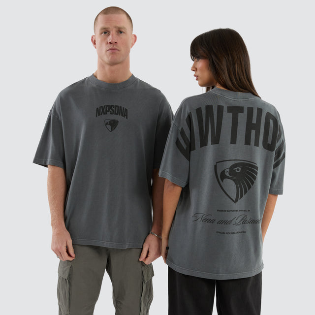 Model Wears Hawthorn Hawks Hunter Tee Pigment Charcoal T-Shirts in Grey - Image 2