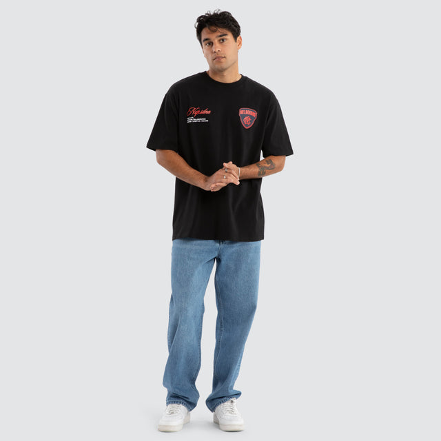 Model Wears Melbourne Demons AFL Season Tee Jet Black T-Shirts in Black - Image 6