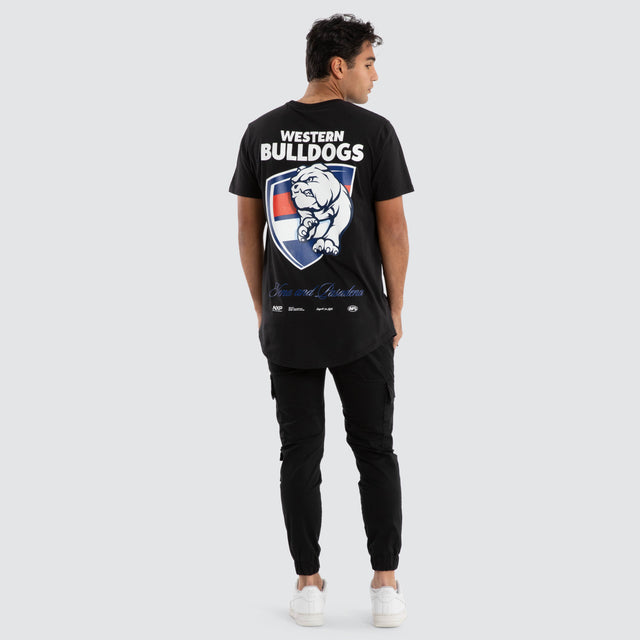 Model Wears Western Bulldogs AFL Prime Tee Jet Black T-Shirts in Black - Image 5