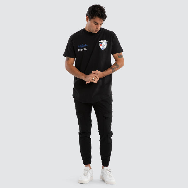 Model Wears Western Bulldogs AFL Prime Tee Jet Black T-Shirts in Black - Image 6