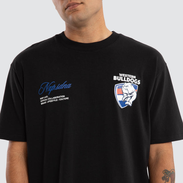 Model Wears Western Bulldogs AFL Season Tee Jet Black T-Shirts in Black - Image 3