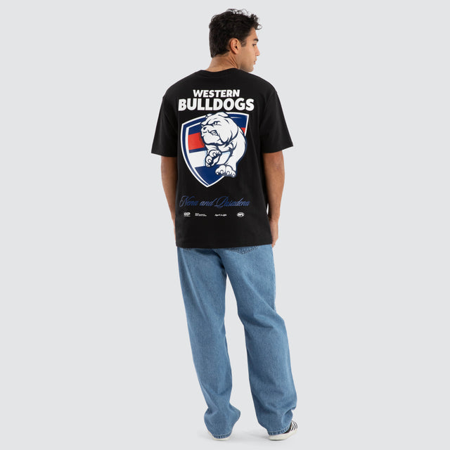 Model Wears Western Bulldogs AFL Season Tee Jet Black T-Shirts in Black - Image 5