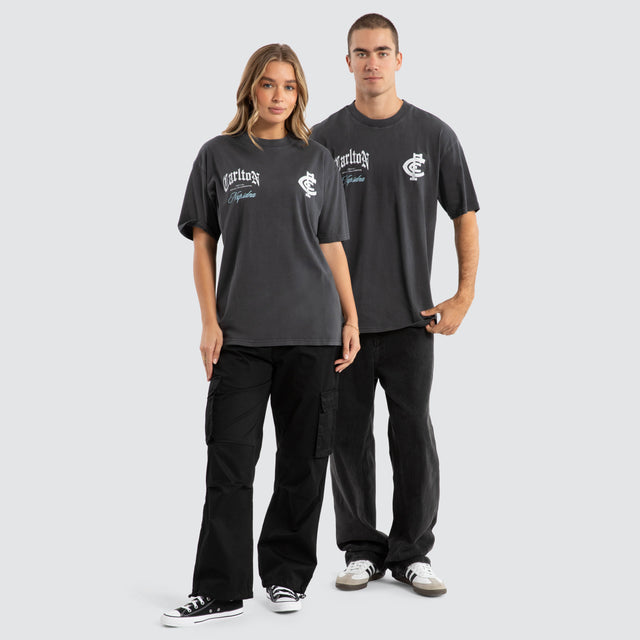 Model Wears Carlton Blues AFL Vintage Goth Tee Pigment Asphalt T-Shirts in Grey - Image 7