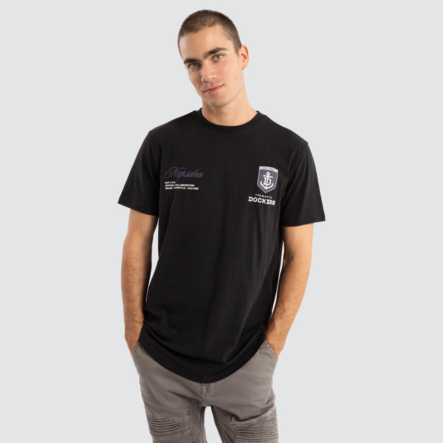 Model Wears Fremantle Dockers AFL Prime Tee Jet Black T-Shirts in Black - Image 2