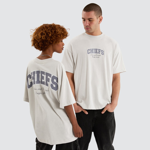 Model Wears Kansas City Chiefs NFL Raptor Tee Glacier Grey T-Shirts in Grey - Image 6