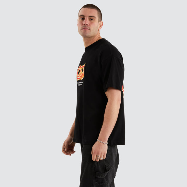 Model Wears Kansas City Chiefs NFL Raptor Tee Jet Black T-Shirts in Black - Image 5
