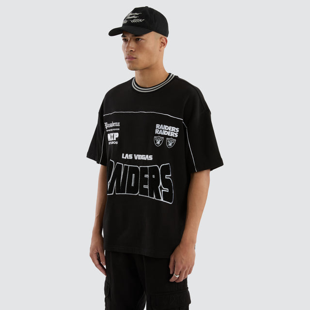 Model wears Las Vegas Raiders Zone Tee Jet Black T-Shirts in Black - Image 5