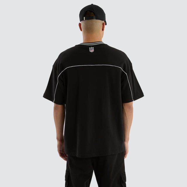 Model wears Las Vegas Raiders Zone Tee Jet Black T-Shirts in Black - Image 6
