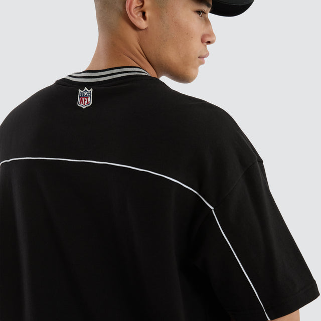 Model wears Las Vegas Raiders Zone Tee Jet Black T-Shirts in Black - Image 7
