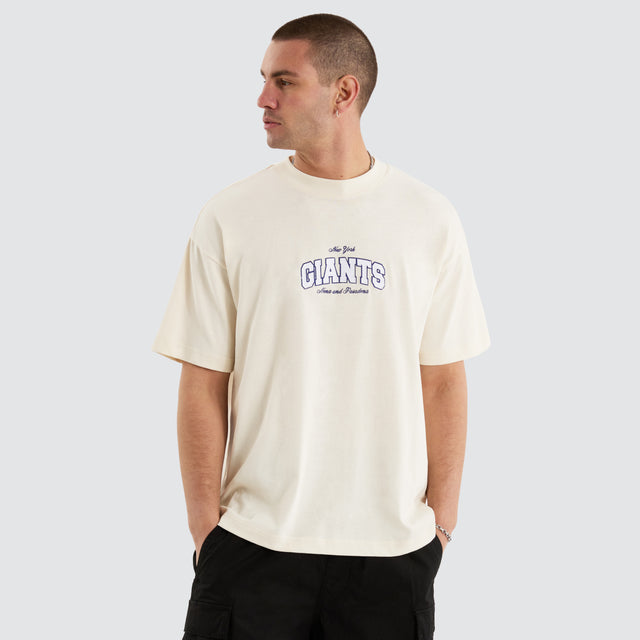 Model Wears New York Giants NFL Raptor Tee Tofu T-Shirts in Off-White - Image 5