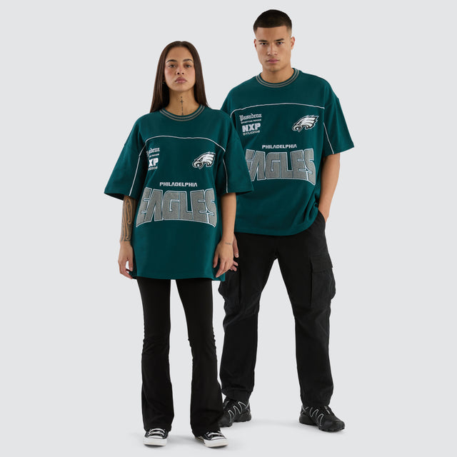 Model wears Philadelphia Eagles Zone Tee Midnight Green T-Shirts in Green - Image 2