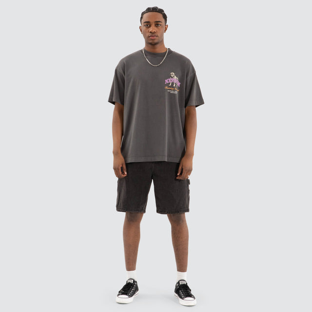 Model Wears Parole Raptor Tee Pigment Asphalt Grey T-Shirts in Grey - Image 5