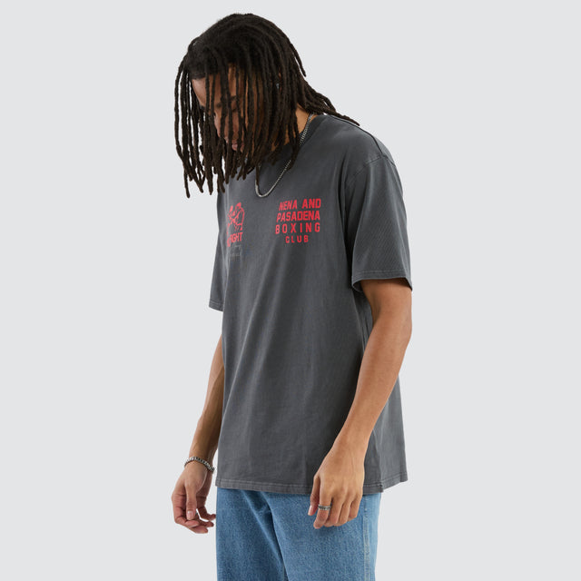 Model wears Mark Box Fit Tee Pigment Asphalt T-Shirts in Grey - Image 3