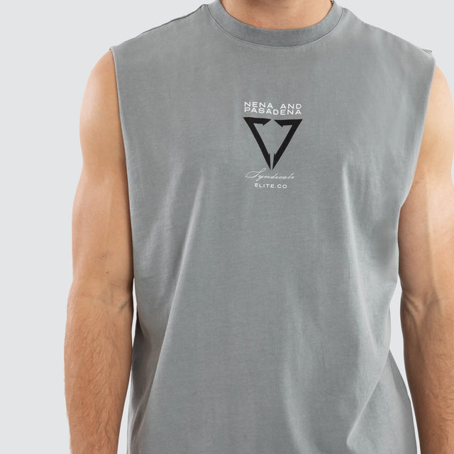 Model wears Warping Relaxed Muscle Pigment Ultimate Grey Muscle Tees in Grey - Image 3