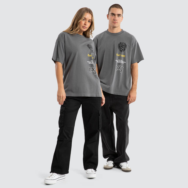 Model Wears Richmond Tigers AFL Stack Tee Pigment Charcoal T-Shirts in Grey - Image 3