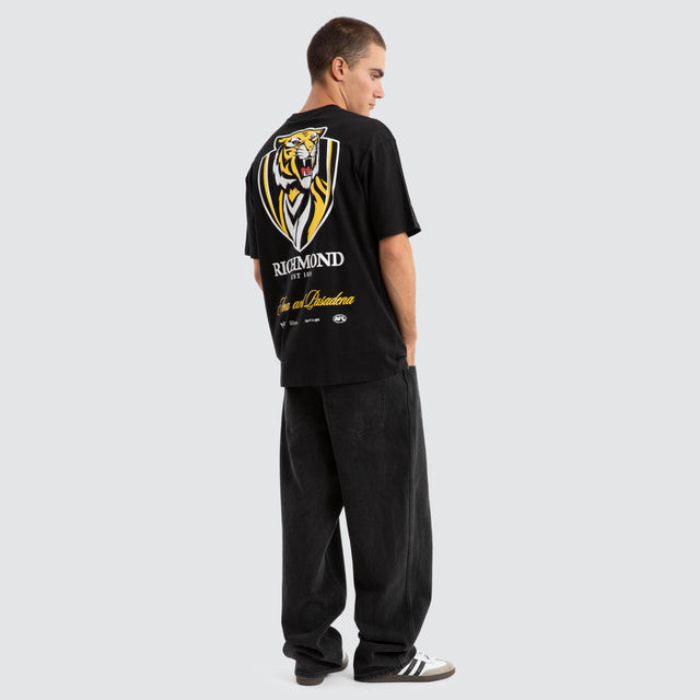 Model Wears Richmond Tigers AFL Season Tee Jet Black T-Shirts in Black - Image 5