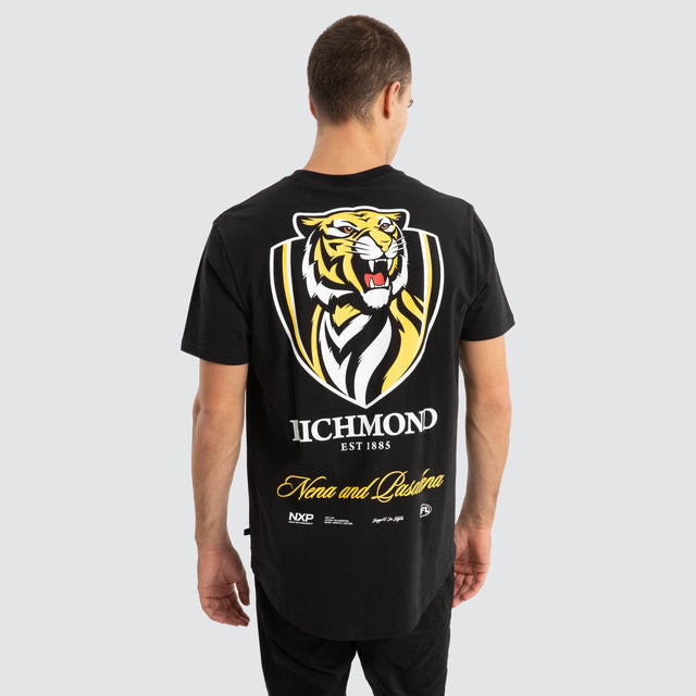 Model Wears Richmond Tigers AFL Prime Tee Jet Black T-Shirts in Black - Image 1