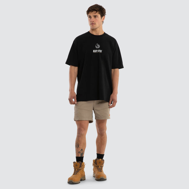 Model wears Collingwood Magpies Union Tee Jet Black T-Shirts in Black - Image 3