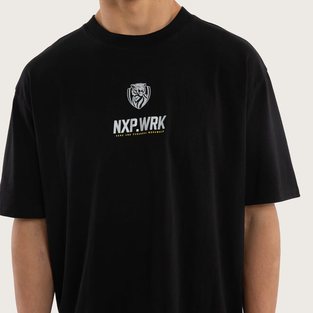 Model wears Richmond Tigers Union Tee Jet Black T-Shirts in Black - Image 4