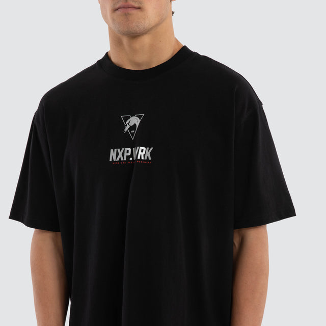 Model wears Sydney Swans Union Tee Jet Black T-Shirts in Black - Image 4