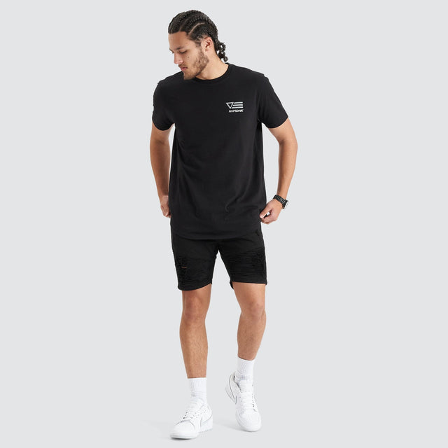 Model Wears Advance Dual Curved Tee Jet Black T-Shirts in Black - Image 4