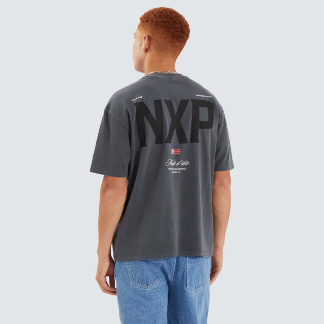 Model Wears Central Box Fit Tee Pigment Asphalt T-Shirts in Grey - Image 2