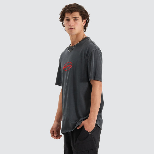 Model Wears Cycle Relaxed Tee Pigment Anthracite Black T-Shirts in Black - Image 7