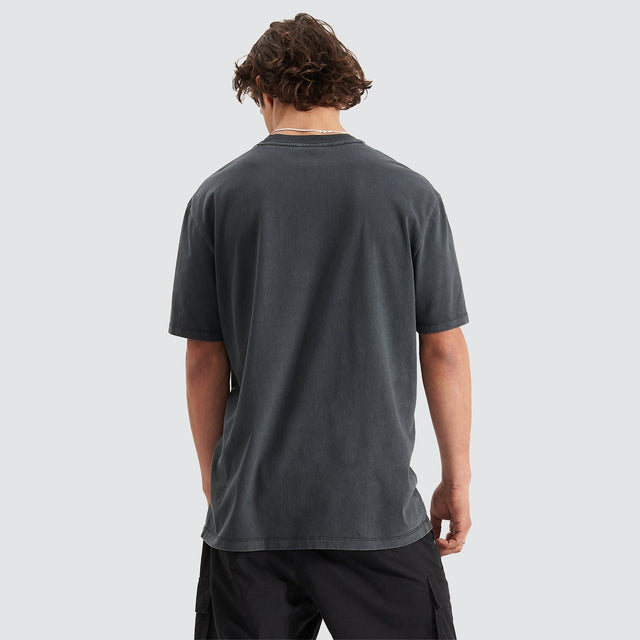Model Wears Cycle Relaxed Tee Pigment Anthracite Black T-Shirts in Black - Image 4
