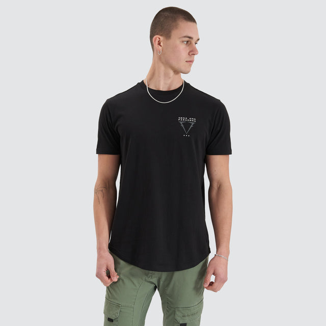 Model Wears Level Dual Curved Tee Jet Black T-Shirts in Black - Image 2