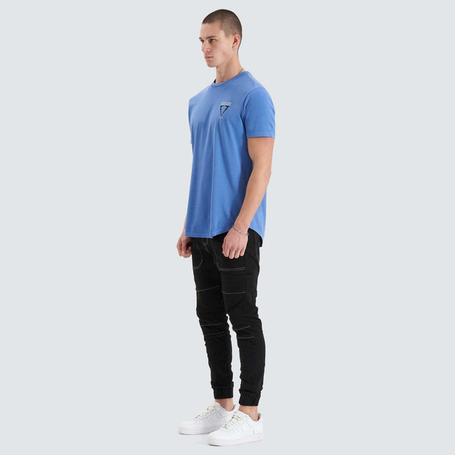 Model Wears Level Dual Curved Tee Pigment Dutch Blue T-Shirts in Blue - Image 5