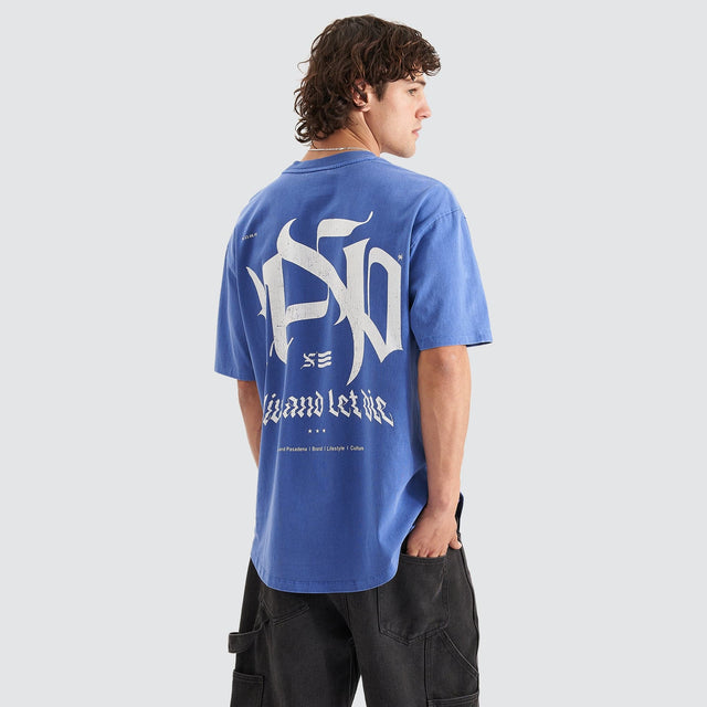 Model Wears Lively Heavy Box Fit Scoop T-Shirt Pigment Blue T-Shirts in Blue - Image 1