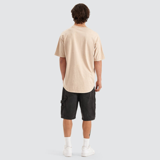 Model Wears Reminder Heavy Box Fit Scoop Tee Pigment Oxford Tan T-Shirts in Brown - Image 4