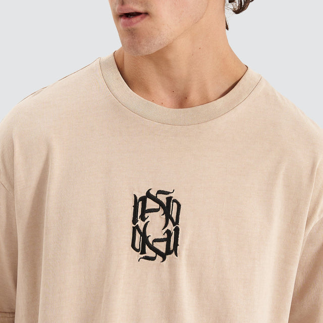 Model Wears Reminder Heavy Box Fit Scoop Tee Pigment Oxford Tan T-Shirts in Brown - Image 3