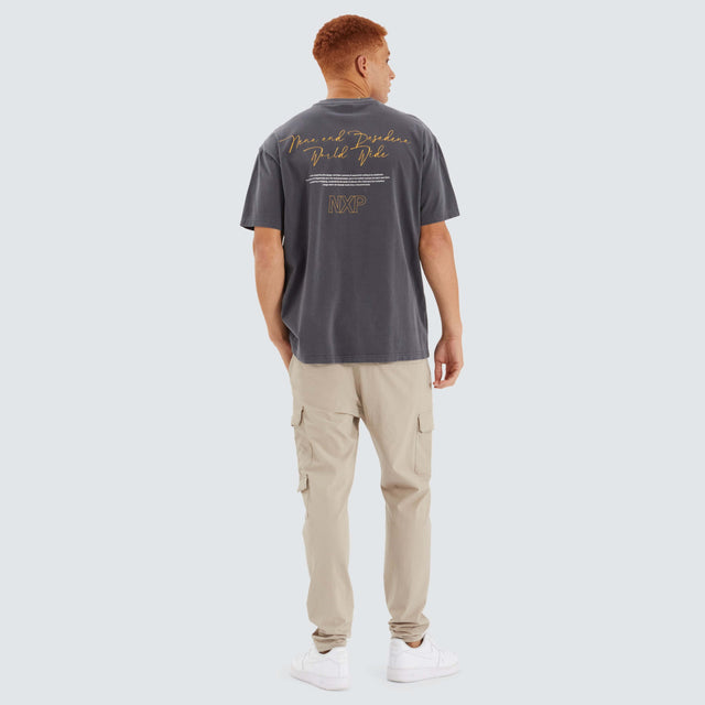 Model Wears Union Box Fit Tee Pigment Asphalt T-Shirts in Grey - Image 5