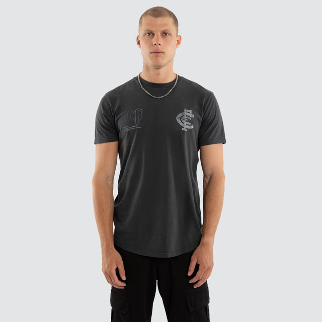 Model wears Carlton Blues AFL Active Vintage Tee Pigment Grey T-Shirts in Grey - Image 3