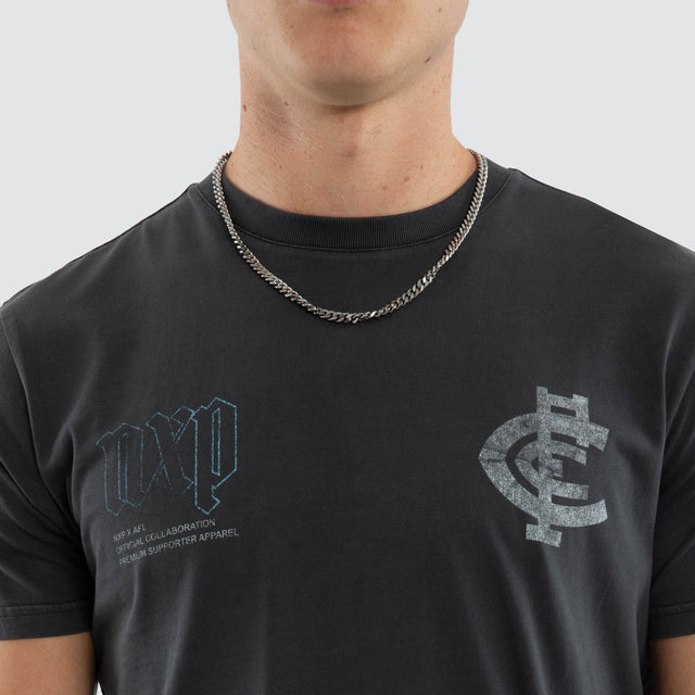 Model wears Carlton Blues AFL Active Vintage Tee Pigment Grey T-Shirts in Grey - Image 2