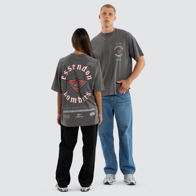 Model wears Essendon Bombers AFL Off-Season Tee Pigment Grey T-Shirts in Grey - Image 5
