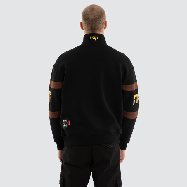 Model wears Hawthorn Hawks AFL Allied Pullover Jet Black Jumpers in Black - Image 4