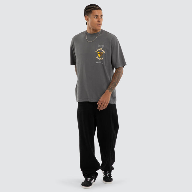 Model wears Hawthorn Hawks AFL Off-Season Tee Pigment Grey T-Shirts in Grey - Image 5