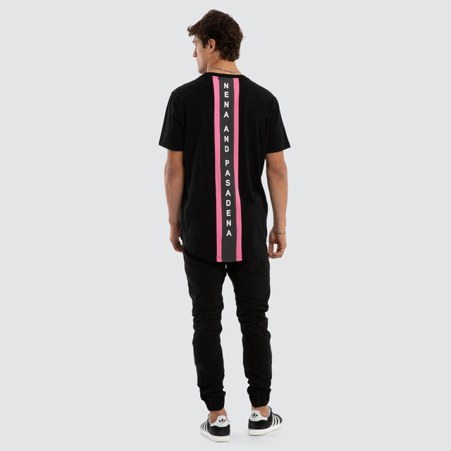 Model wears Linear Dual Curved Tee Jet Black T-Shirts Black – image 4