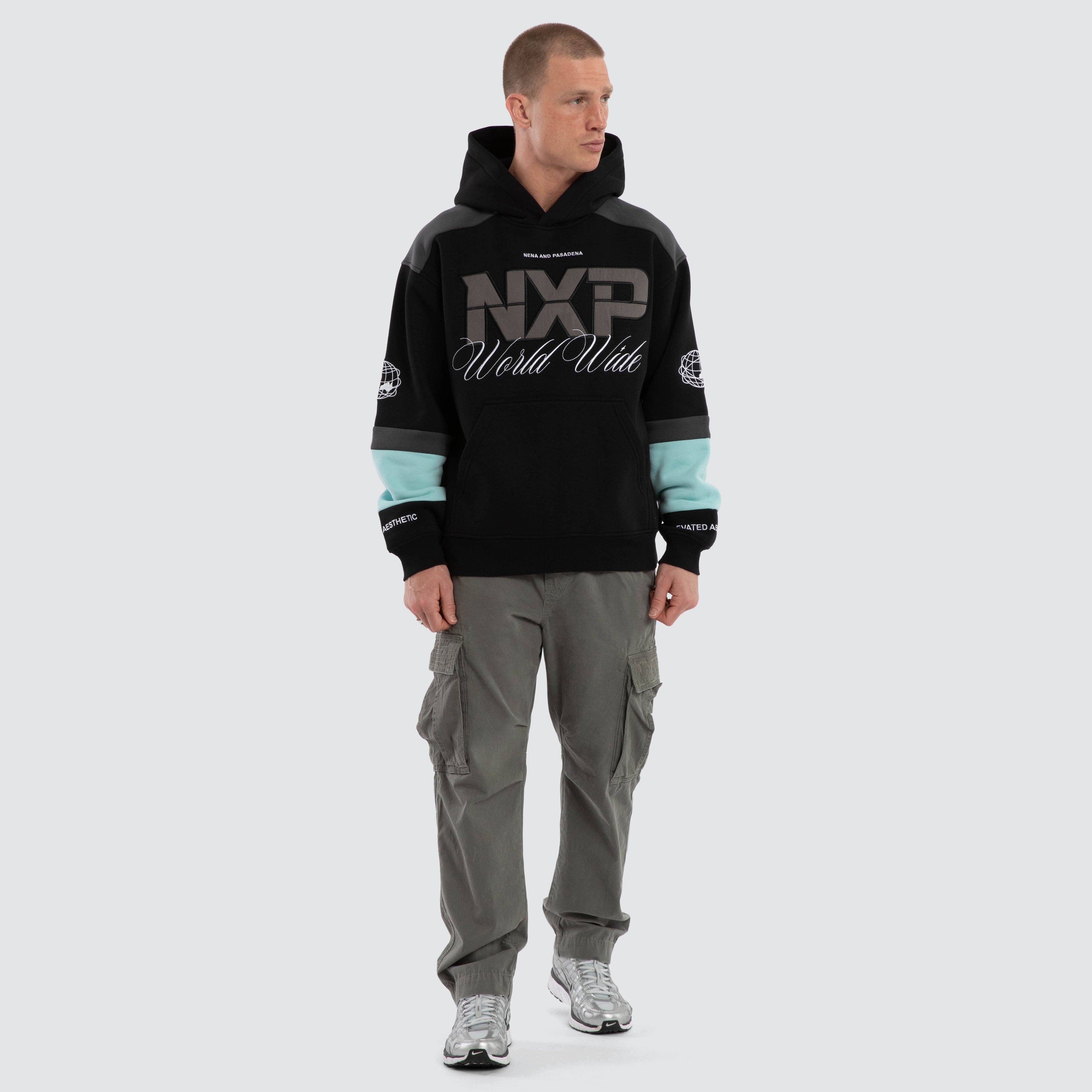 Wordly Relaxed Hoodie Jet Black | NXP
