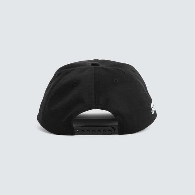 Essence Cap White/Black