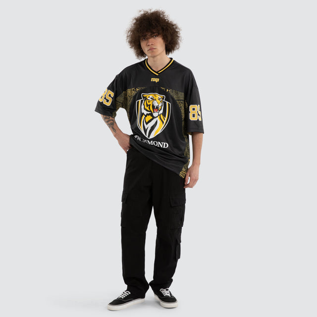 Model wears Ben Davis Richmond Tigers AFL Mesh Jersey Tigers Black Jerseys in Black - Image 6