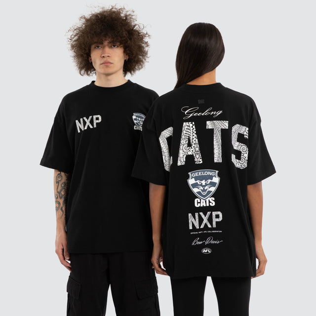 Model wears Ben Davis Geelong Cats AFL Raptor Tee Jet Black T-Shirts in Black - Image 1