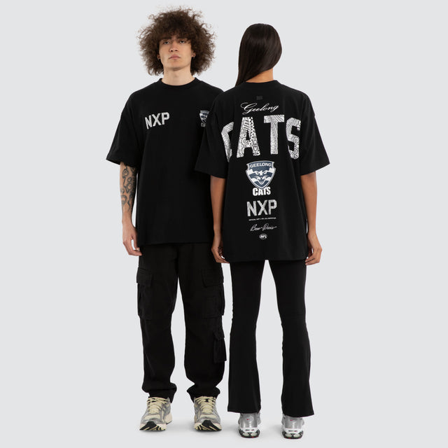Model wears Ben Davis Geelong Cats AFL Raptor Tee Jet Black T-Shirts in Black - Image 4