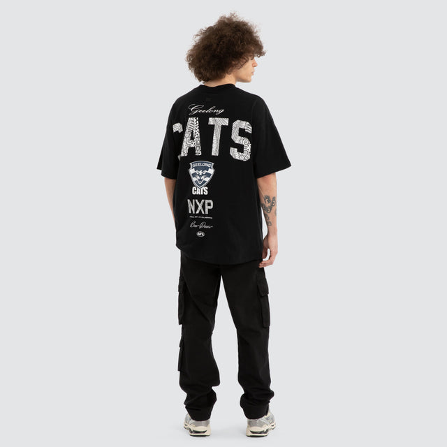 Model wears Ben Davis Geelong Cats AFL Raptor Tee Jet Black T-Shirts in Black - Image 6