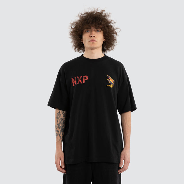 Model wears Ben Davis Adelaide Crows AFL Raptor Tee Jet Black T-Shirts in Black - Image 5