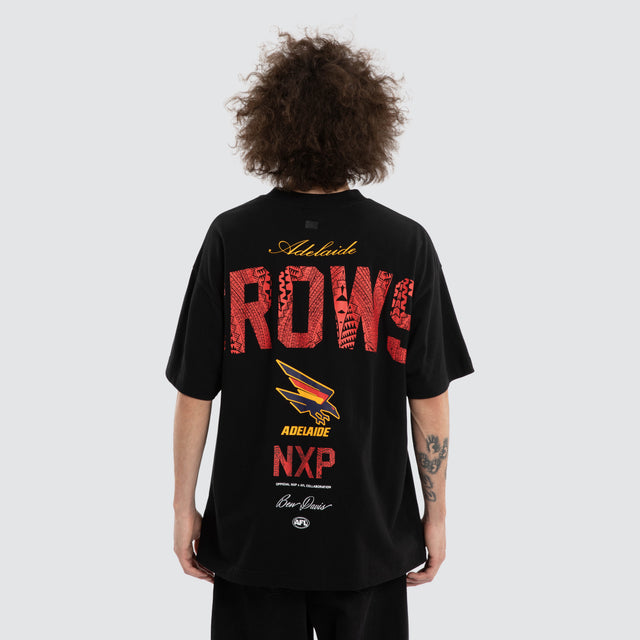 Model wears Ben Davis Adelaide Crows AFL Raptor Tee Jet Black T-Shirts in Black - Image 2